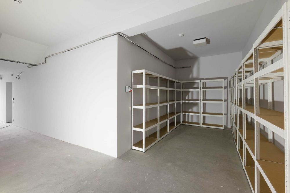 Продава се Къща в София, Център - 460 кв.м за 2453 €/кв.м - Снимка #13