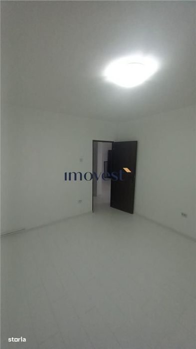 De inchiriat spatiu comercial (se poate folosi si pentru birou)