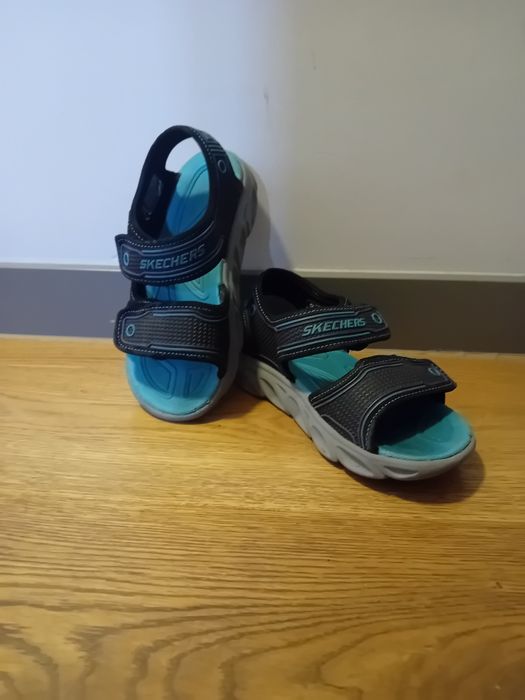 Sandale skechers pentru copii albastre.Marimea 31 cu leduri