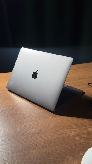 Macbook air 13 2018 продам или обмен