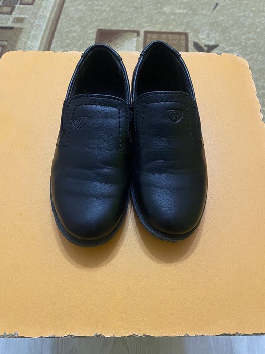 Туфли для девочек и мальчиков