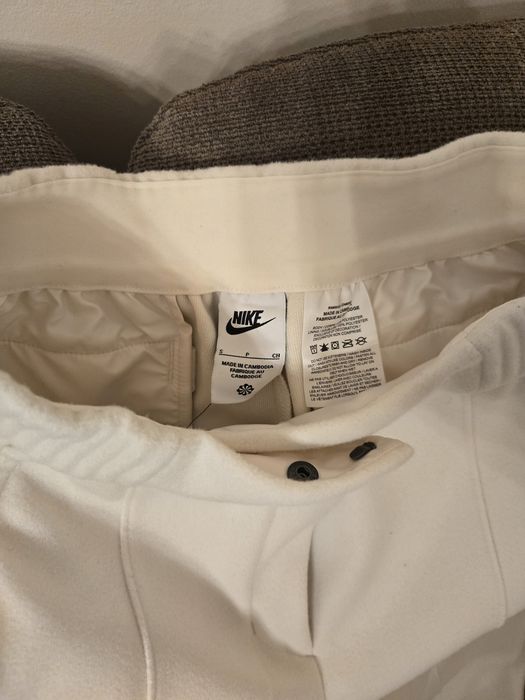 Vand pantaloni Nike S