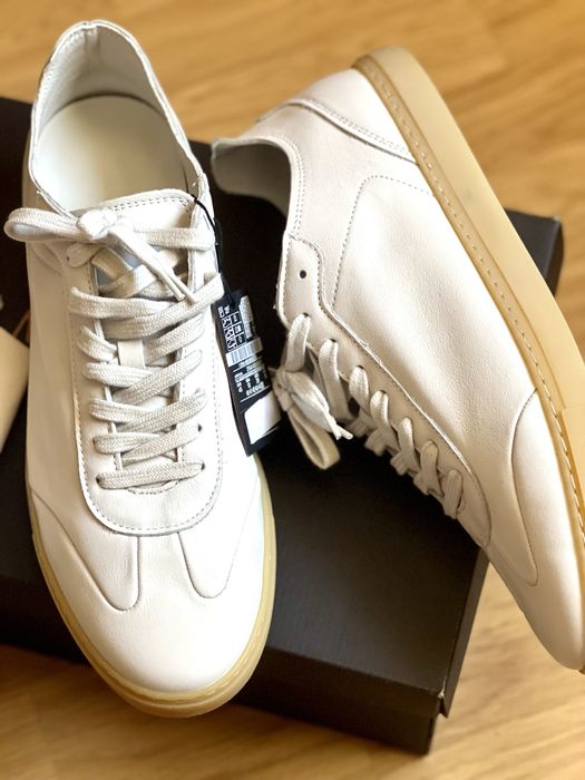 Massimo Dutti adidasi barbati noi piele alb