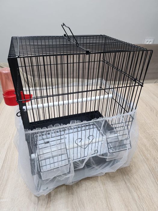 Клетка для птиц в отличном качестве