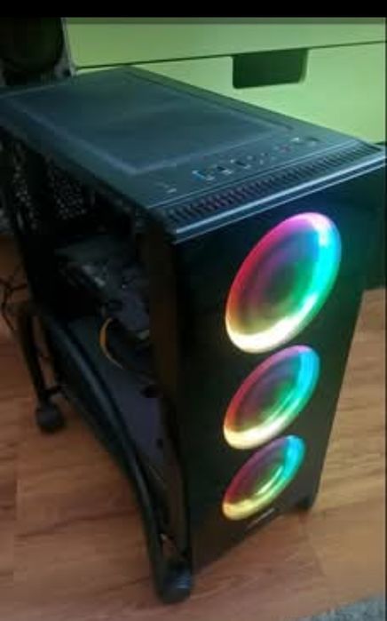 Геймърски компютър 
Процесор: