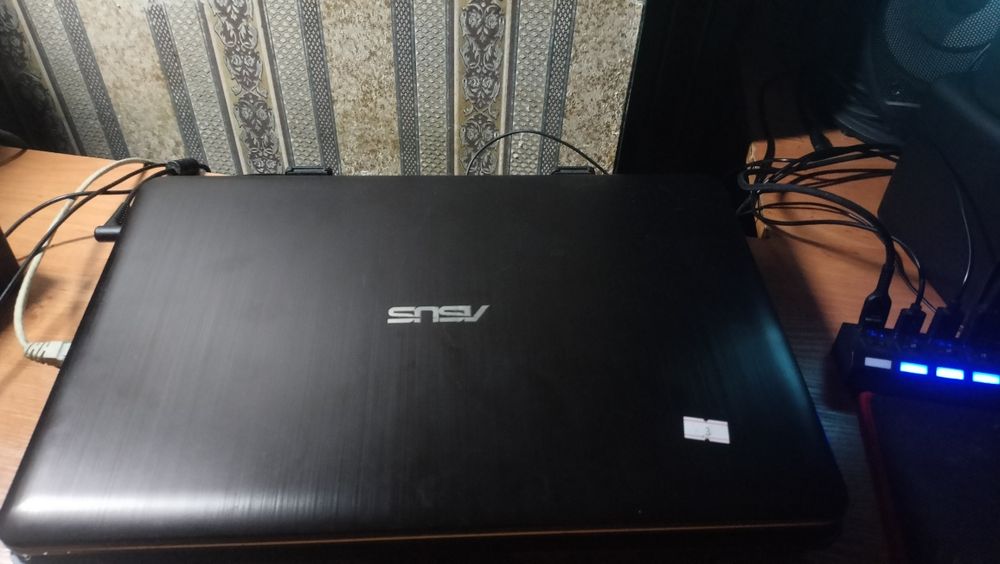 Ноутбук Asus core i 3