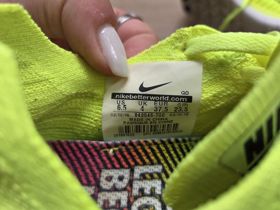 Маратонки NIKE и високи обувки на REPLAY