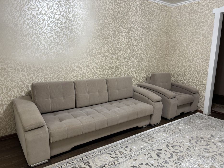 Диван с креслом, Россия