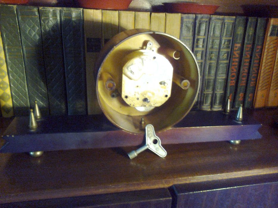 Часы механические Весна производство ссср