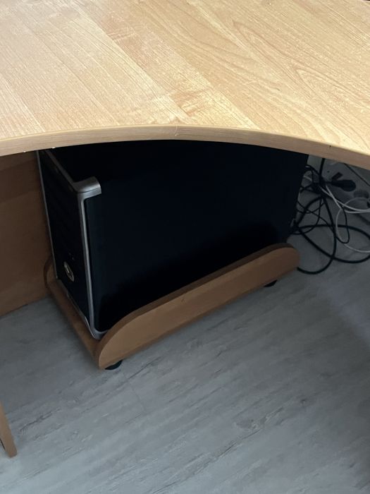 Рабочий стол на двоих со шкафом