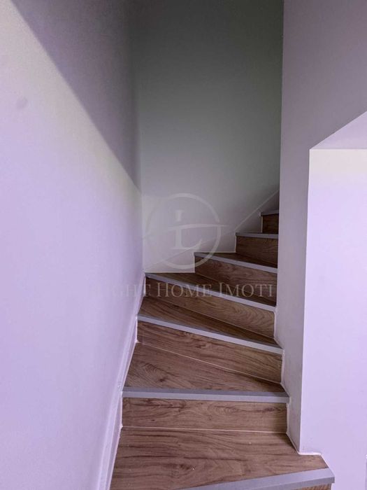 Реф. 2884 Отремонтирана Двуетажна къща с гараж и двор с. Павелско