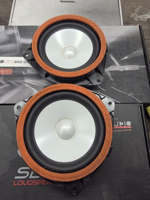 Продам динамики  JBL от Тойоты