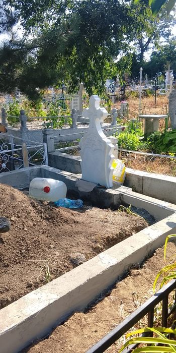 Vând Cruce din marmură