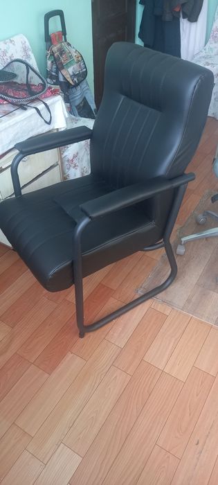 Новое офисное кресло