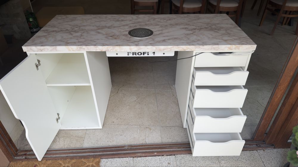 Бюро за маникюр.