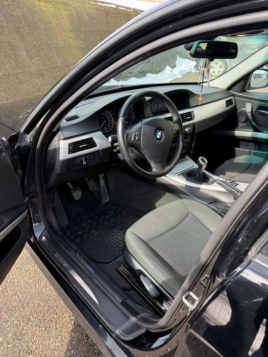 De vânzare Bmw seria 3 ,Proprietate în acte  în stare foarte bună