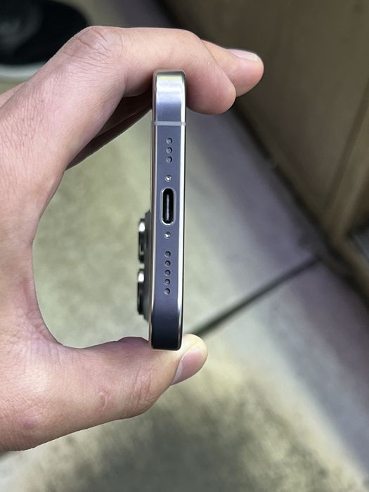 Iphone 16 pro natural