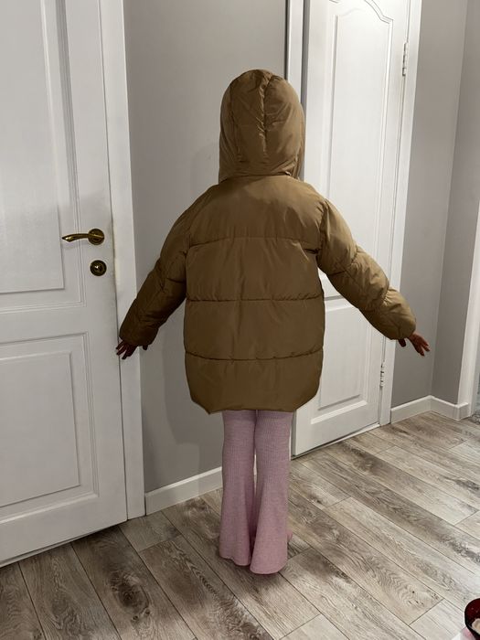 Куртка на девочку ,рост 140см zara