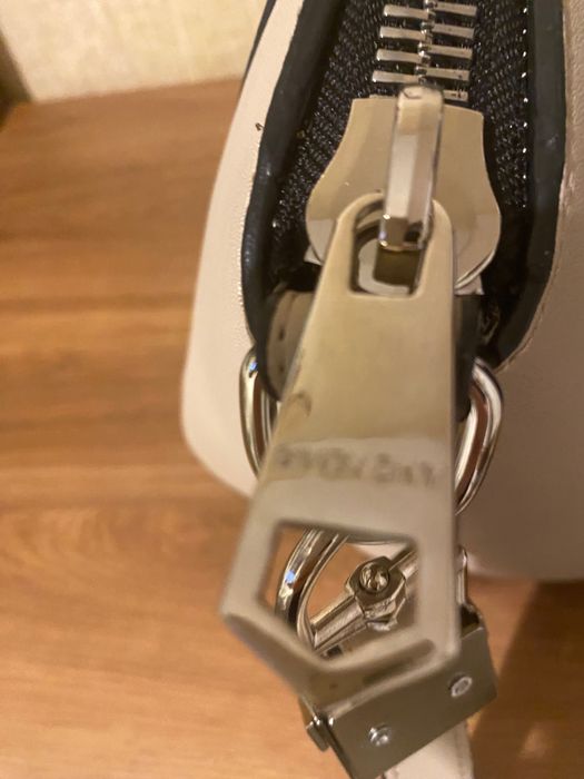 Givenchy дамска чанта