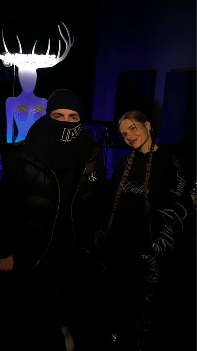 продается костюм,выиграл у REAL GIRL