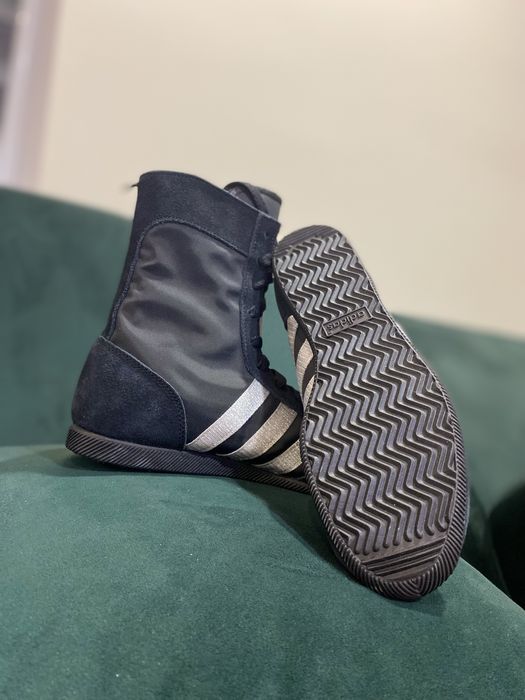 Чисто нови, оригинални кецове Адидас