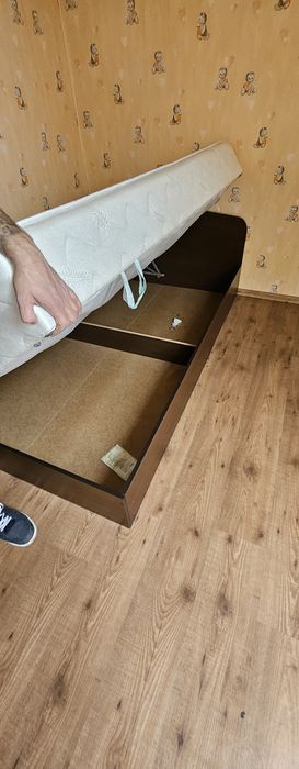 Легло  с  матрак