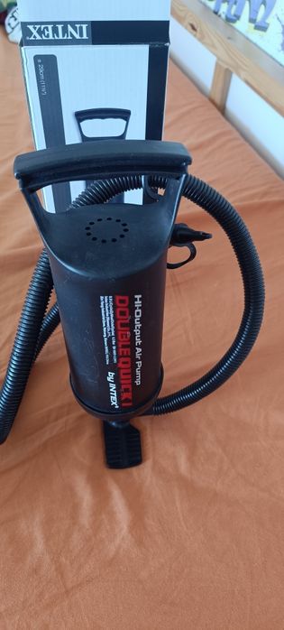 Ръчна помпа за надуваеми играчки