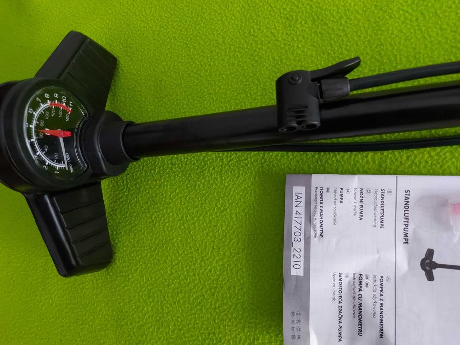 Pompa cu manometru, presiune 11 Bar, PSI (0-160). + accesorii