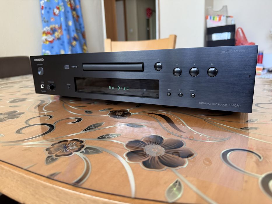 Onkyo C-7030 CD Player