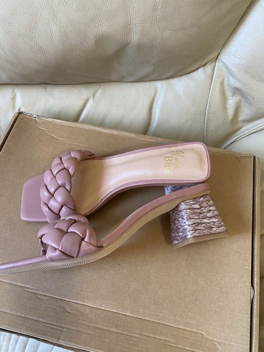 Дамски чехли широк ток