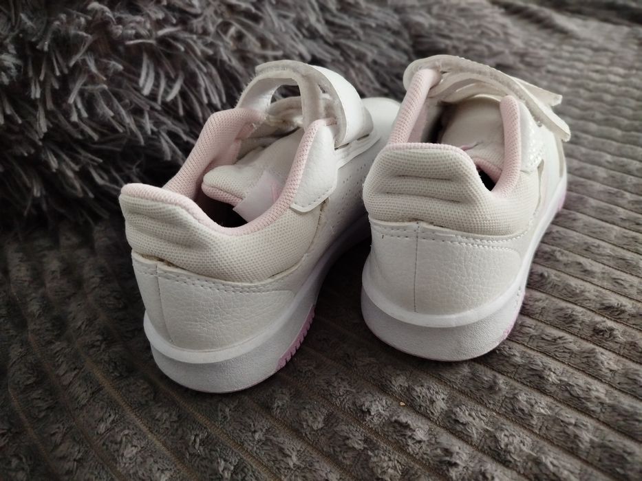 Маратонки адидас