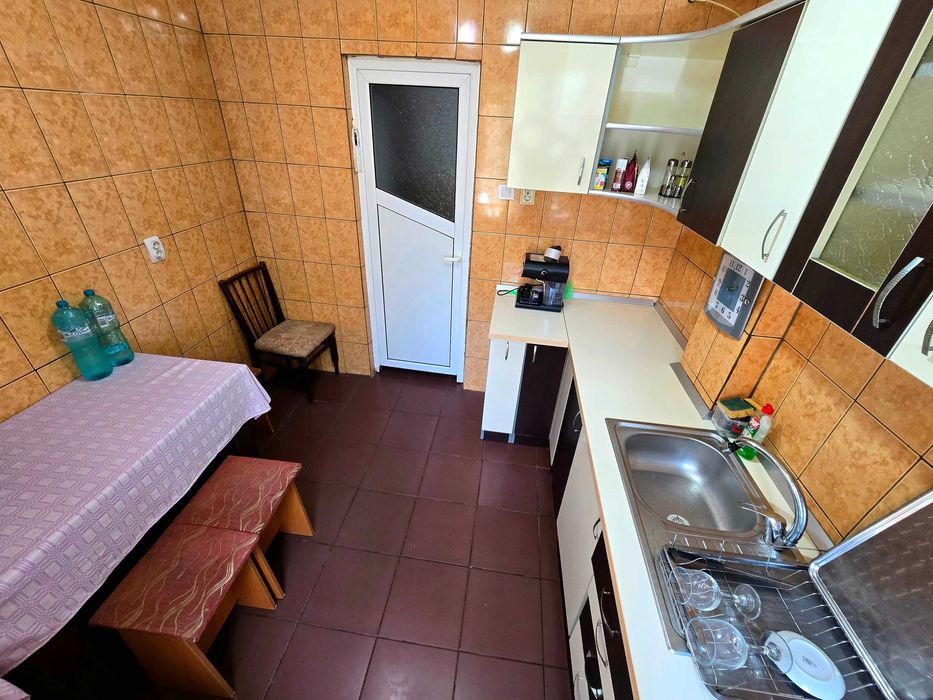 Apartament 3 camere de vanzare - Dragasani, zona Gib Mihaescu / Rusidava