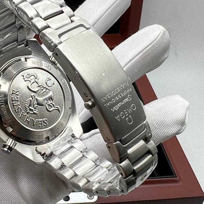 Кварцов мъжки часовник OMEGA Seamaster Planet Ocean 600M
