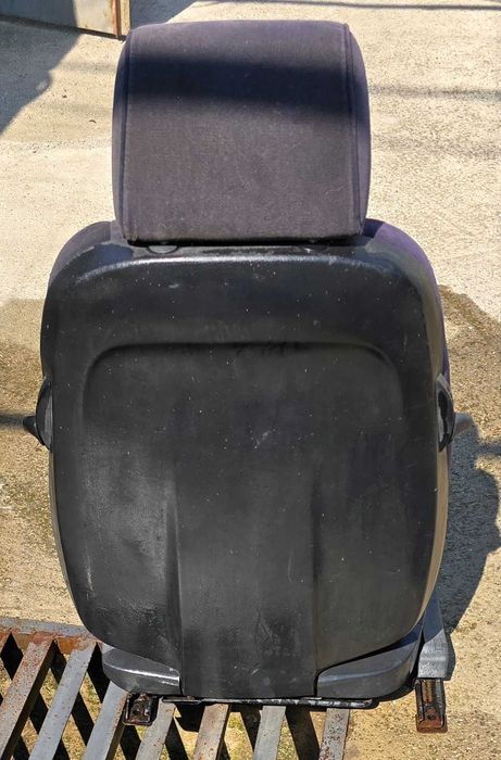 Оригинална пасажерска седалка за Бмв е 36 купе