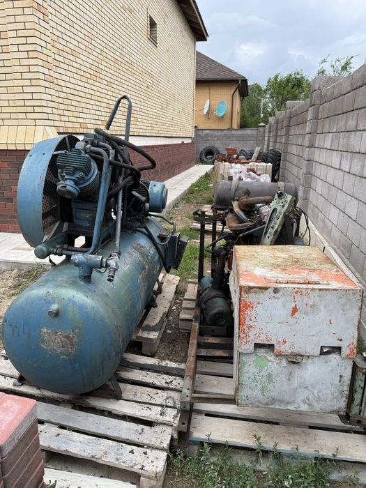 Продам промышленный компрессор