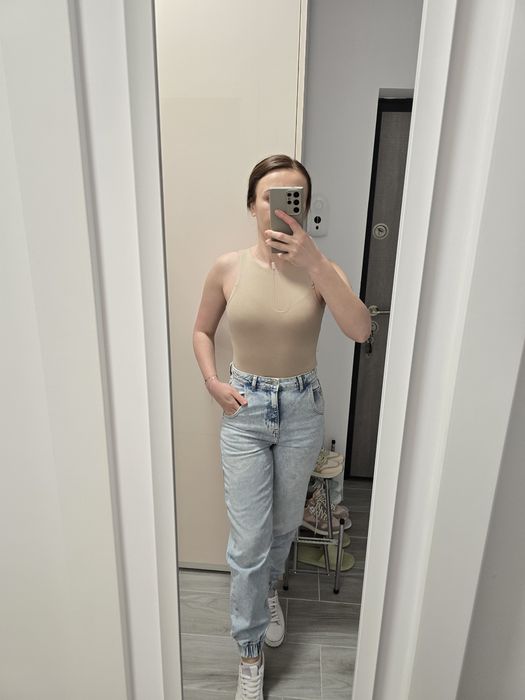 Body nude Pretty little thing