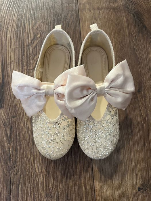 Обувки с панделка hm