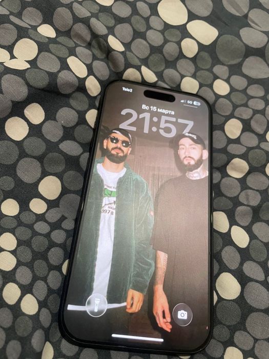 Продам телефон айфон 15