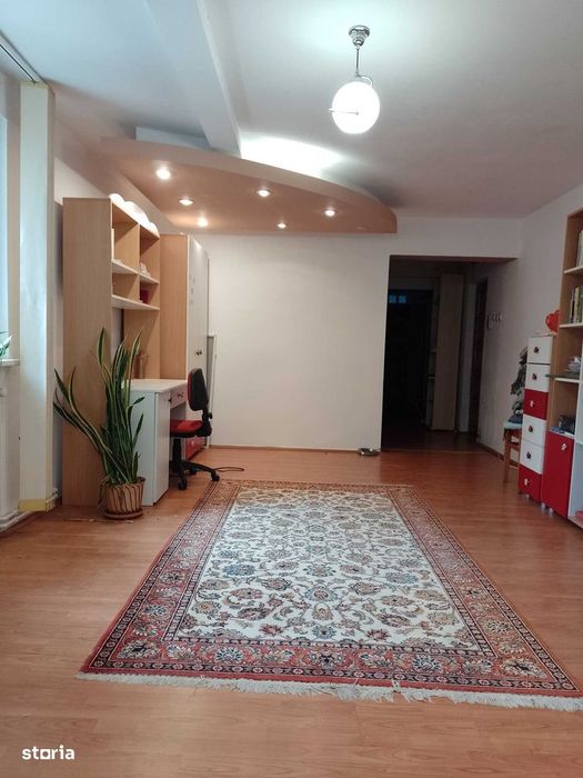 Vând apartament cu 4 camere , amenajat lux , Str. Ady Endre
