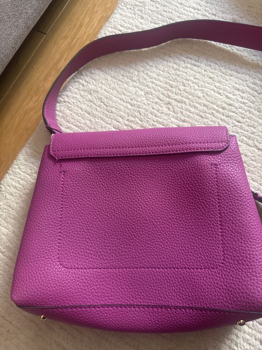 Guess downtown chick чанта