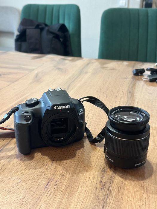 Срочно продам Фотокамера Canon EOS 4000D