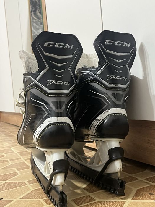 ccm tacks коньки