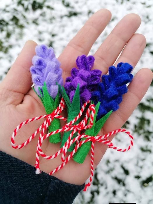 Мартеници зюмбюли