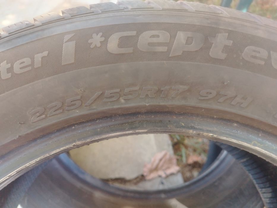 Гуми два броя 225/55/17