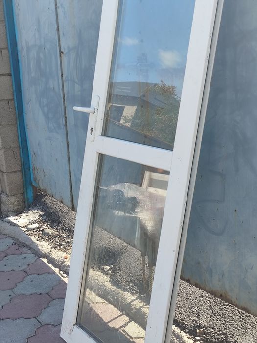 Продам пластик двери