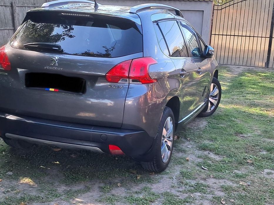 Vând peugeot 2008