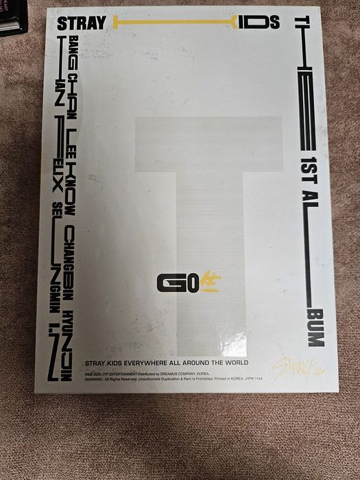 Альбом stray kids