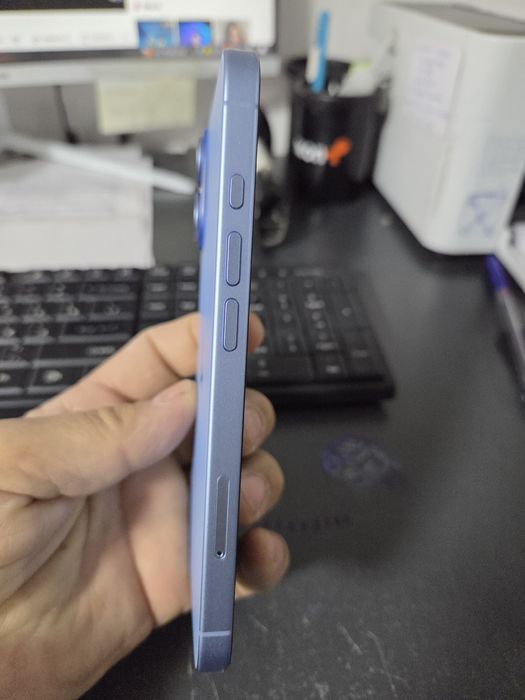 iPhone 17    256 lik