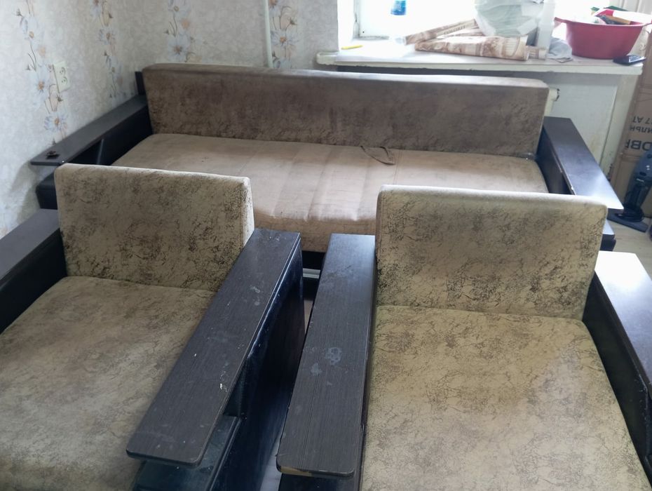 Отдам мягкий уголок на дачю