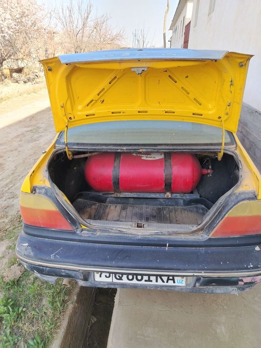 Yaxshi xolatdagi nexia 1 sotiladi